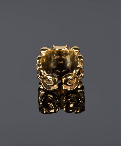 NANO universe（ナノユニバース）の「BLACKBOOTS（ブラックブーツ）/ BLACKBOOTS EMBLEM RING K18 YG SPECIAL（リング・メンズ・ゴールド・#15/#17/#19）」の5枚目の写真