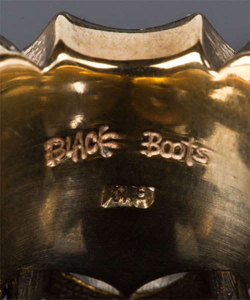 NANO universe（ナノユニバース）の「BLACKBOOTS（ブラックブーツ）/ BLACKBOOTS EMBLEM RING K18 YG SPECIAL（リング・メンズ・ゴールド・#15/#17/#19）」の9枚目の写真