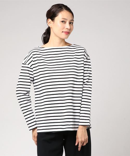 archives(アルシーヴ)の「ボートネックボーダーTシャツ(Tシャツ/カットソー・レディース・ホワイト×ブラック/ブラウン系その他/ベージュ系その他/ブルー系その他・MEDIUM)」の2枚目の写真