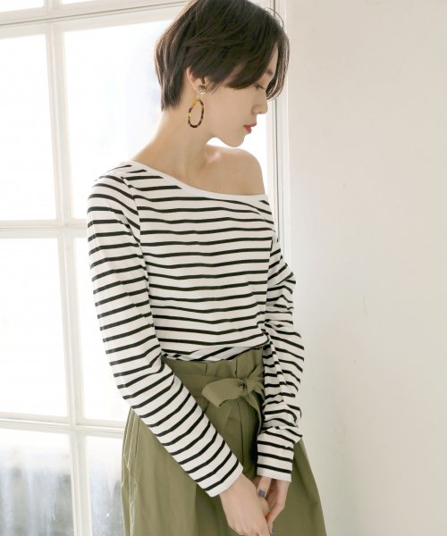 LOWRYS FARM（ローリーズファーム）の「トルコワンショルプルオーバー　829794（Tシャツ/カットソー・レディース・オフホワイト/ベージュ/グリーン/レッド・FREE）」の6枚目の写真