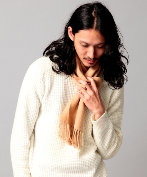 BEAUTY&YOUTH UNITED ARROWS(ビューティーアンドユースユナイテッドアローズ)の「BY ソリッド カシミヤ マフラー◆§(マフラー・メンズ・オフホワイト/ブラック/グレー/ベージュ/ワインレッド/オレンジ/イエロー/コバルトブルー/ネイビー・フリー)」の5枚目の写真
