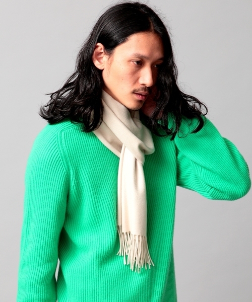BEAUTY&YOUTH UNITED ARROWS(ビューティーアンドユースユナイテッドアローズ)の「BY ソリッド カシミヤ マフラー◆§(マフラー・メンズ・オフホワイト/ブラック/グレー/ベージュ/ワインレッド/オレンジ/イエロー/コバルトブルー/ネイビー・フリー)」の2枚目の写真