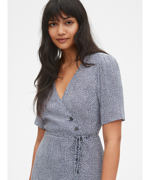 GAP(ギャップ)の「半袖サイドボタン ミディラップワンピース GAP(ギャップ)の「半袖サイドボタン ミディラップワンピース