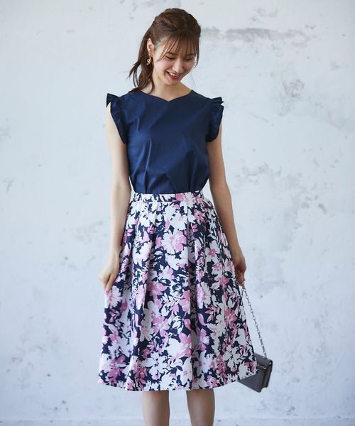 tocco closet（トッコ　クローゼット）の「後ろりぼん＆パール付き肩フリルブラウス（シャツ/ブラウス・レディース・ブラック/ネイビー・M）」の4枚目の写真