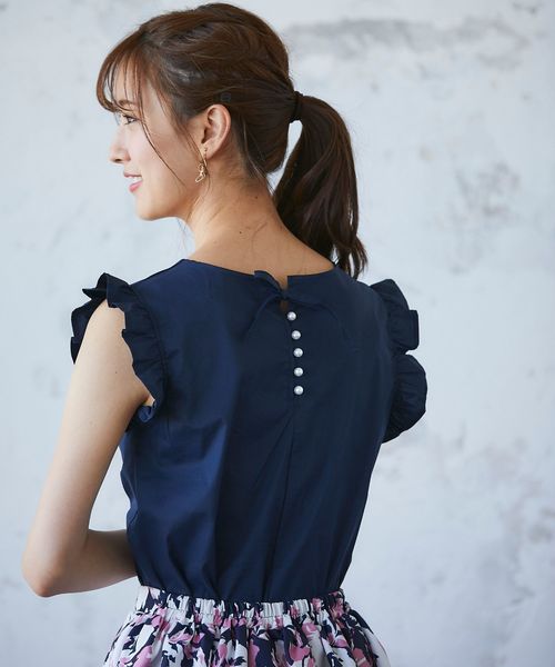 tocco closet（トッコ　クローゼット）の「後ろりぼん＆パール付き肩フリルブラウス（シャツ/ブラウス・レディース・ブラック/ネイビー・M）」の7枚目の写真