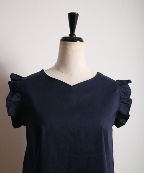 tocco closet（トッコ　クローゼット）の「後ろりぼん＆パール付き肩フリルブラウス（シャツ/ブラウス・レディース・ブラック/ネイビー・M）」の16枚目の写真