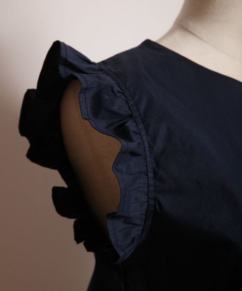 tocco closet（トッコ　クローゼット）の「後ろりぼん＆パール付き肩フリルブラウス（シャツ/ブラウス・レディース・ブラック/ネイビー・M）」の13枚目の写真