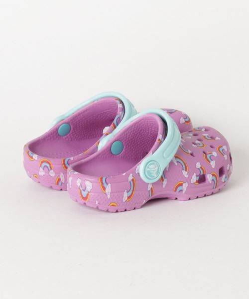 crocs(クロックス)の「クロックス Classic Seasonal Grphc Clg K Violet(スリッポン・キッズ・バイオレット・16.5cm/17.5cm/18.5cm/15.5cm/19.0cm)」の2枚目の写真