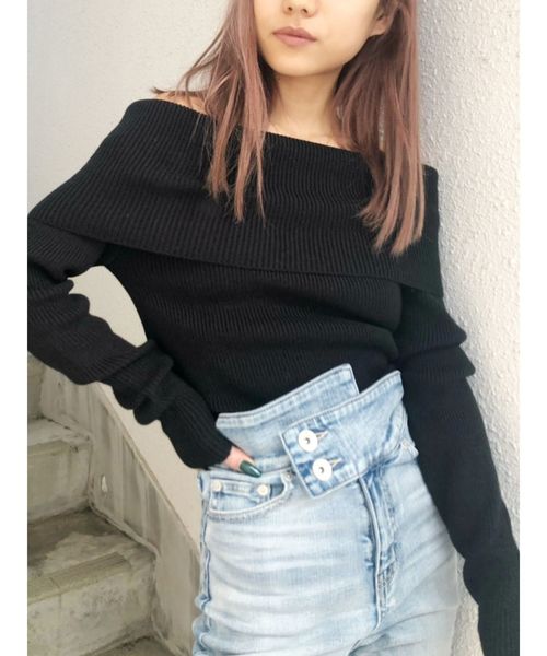 GYDA(ジェイダ)の「ワンショルバックリボンニットTOPS(ニット/セーター・レディース・ベージュ/ブラック/オフホワイト・FREE)」の1枚目の写真