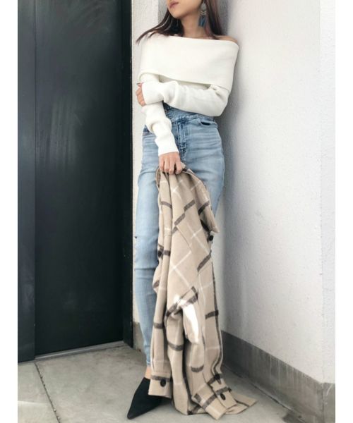GYDA(ジェイダ)の「ワンショルバックリボンニットTOPS(ニット/セーター・レディース・ベージュ/ブラック/オフホワイト・FREE)」の6枚目の写真