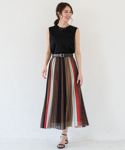 LOUNGEDRESS(ラウンジドレス)の「ノースリカットソー(Tシャツ/カットソー・レディース・ブラック/オフホワイト/ボルドー・FREE)」の18枚目の写真