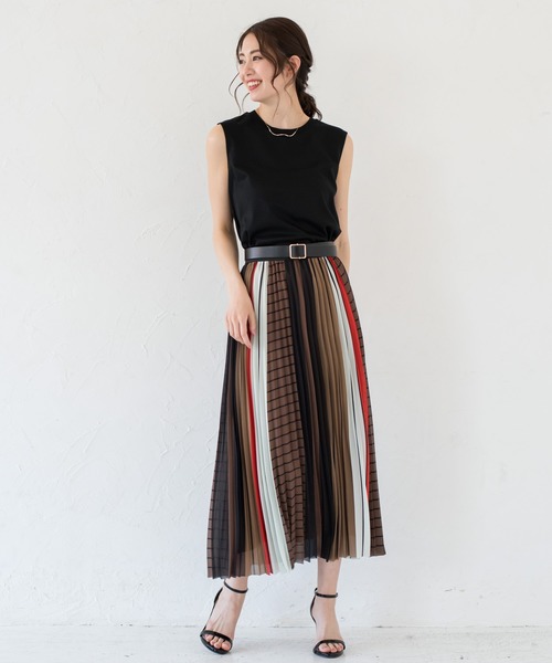 LOUNGEDRESS(ラウンジドレス)の「ノースリカットソー(Tシャツ/カットソー・レディース・ブラック/オフホワイト/ボルドー・FREE)」の19枚目の写真