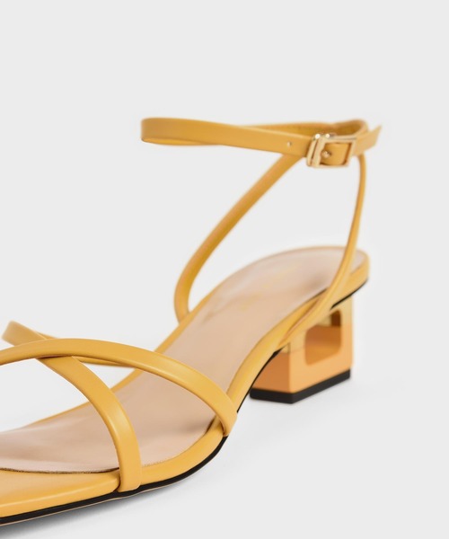 CHARLES & KEITH（チャールズ & キース）の「スカルプチャー クロームヒールサンダル / Sculptural Chrome Heel Sandals（サンダル・レディース・ブラック/イエロー/マルチ・22.5cm/23cm/23.5cm/24.5cm/25cm/25.5cm/22cm）」の11枚目の写真