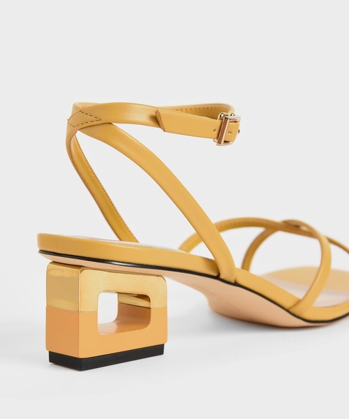 CHARLES & KEITH（チャールズ & キース）の「スカルプチャー クロームヒールサンダル / Sculptural Chrome Heel Sandals（サンダル・レディース・ブラック/イエロー/マルチ・22.5cm/23cm/23.5cm/24.5cm/25cm/25.5cm/22cm）」の12枚目の写真