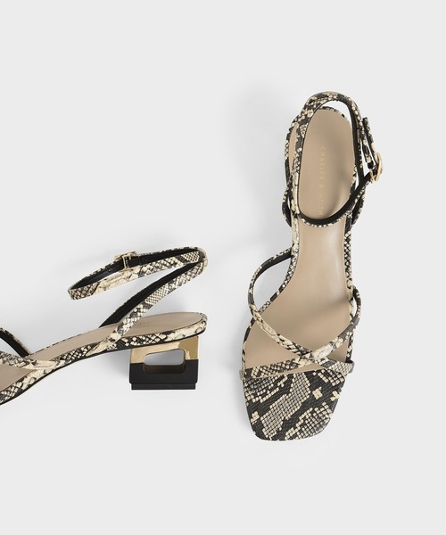 CHARLES & KEITH（チャールズ & キース）の「スカルプチャー クロームヒールサンダル / Sculptural Chrome Heel Sandals（サンダル・レディース・ブラック/イエロー/マルチ・22.5cm/23cm/23.5cm/24.5cm/25cm/25.5cm/22cm）」の5枚目の写真