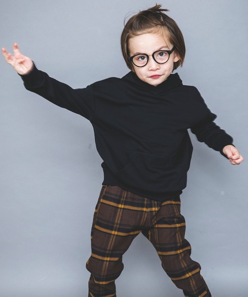 BRANSHES（ブランシェス）の「【WEB限定】シンプルパーカー（パーカー・キッズ・ブラック/エンジ/ブラウン/オリーブ/ブルー/アイボリー・110cm/100cm/120cm/130cm/140cm/150cm）」の11枚目の写真