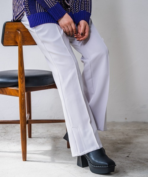 PAGEBOY(ページボーイ)の「【セットアップ対応】Wクロスセットアップフレアパンツ(タックパンツ)(スラックス・レディース・ブラック/ブラウン/グレイッシュベージュ・FREE)」の3枚目の写真