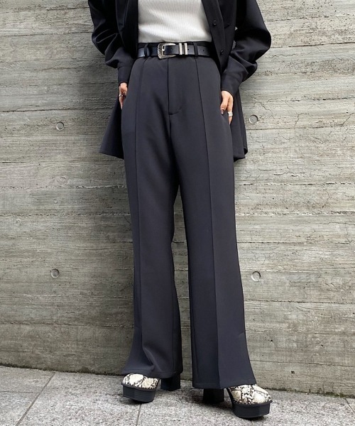 PAGEBOY(ページボーイ)の「【セットアップ対応】Wクロスセットアップフレアパンツ(タックパンツ)(スラックス・レディース・ブラック/ブラウン/グレイッシュベージュ・FREE)」の1枚目の写真