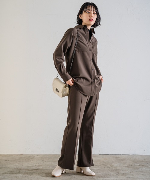 PAGEBOY(ページボーイ)の「【セットアップ対応】Wクロスセットアップフレアパンツ(タックパンツ)(スラックス・レディース・ブラック/ブラウン/グレイッシュベージュ・FREE)」の6枚目の写真