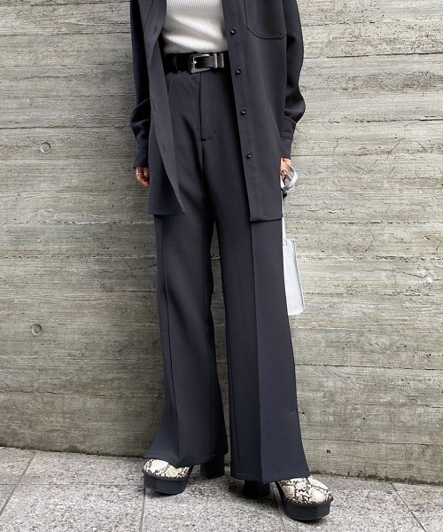 PAGEBOY(ページボーイ)の「【セットアップ対応】Wクロスセットアップフレアパンツ(タックパンツ)(スラックス・レディース・ブラック/ブラウン/グレイッシュベージュ・FREE)」の20枚目の写真