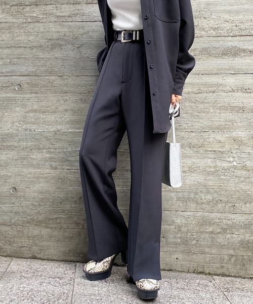 PAGEBOY(ページボーイ)の「【セットアップ対応】Wクロスセットアップフレアパンツ(タックパンツ)(スラックス・レディース・ブラック/ブラウン/グレイッシュベージュ・FREE)」の21枚目の写真