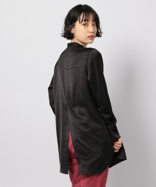 PAGEBOY（ページボーイ）の「サテンバンドカラーシャツ（シャツ/ブラウス・レディース・ブラック/オフホワイト/グレイッシュベージュ・FREE）」の3枚目の写真