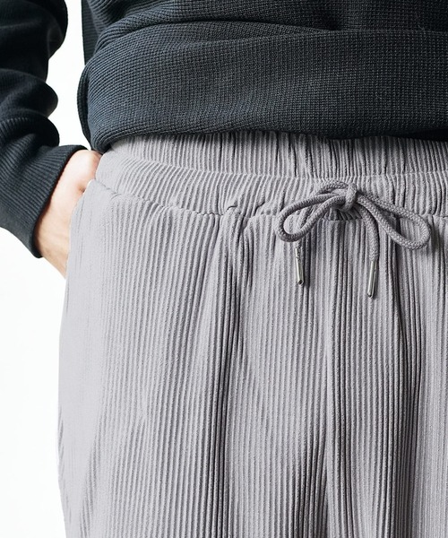 MinoriTY(マイノリティ)の「イージーパンツ スウェードプリーツ テーパードパンツ(その他パンツ・メンズ・ブラック/ブラウン/グレー/アイボリー・L/M)」の16枚目の写真