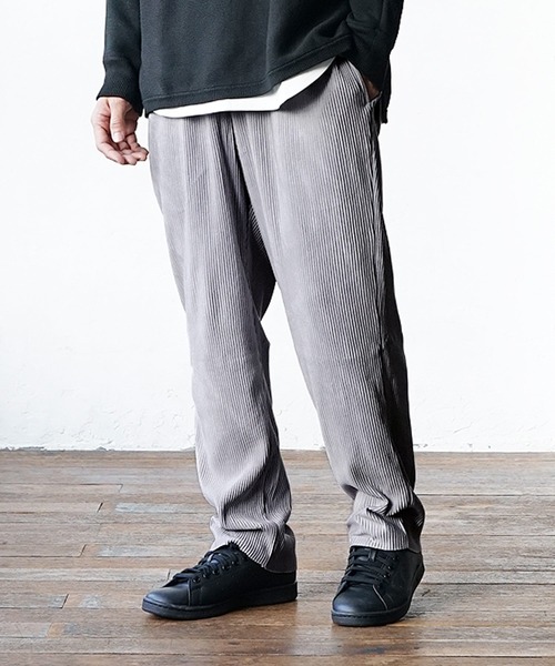 MinoriTY(マイノリティ)の「イージーパンツ スウェードプリーツ テーパードパンツ(その他パンツ・メンズ・ブラック/ブラウン/グレー/アイボリー・L/M)」の9枚目の写真