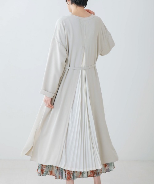 Bou Jeloud（ブージュルード）の「バックプリーツカーディガン【セレモニーにもおすすめ】（カーディガン/ボレロ・レディース・ブラック/ベージュ/カーキ・38）」の14枚目の写真