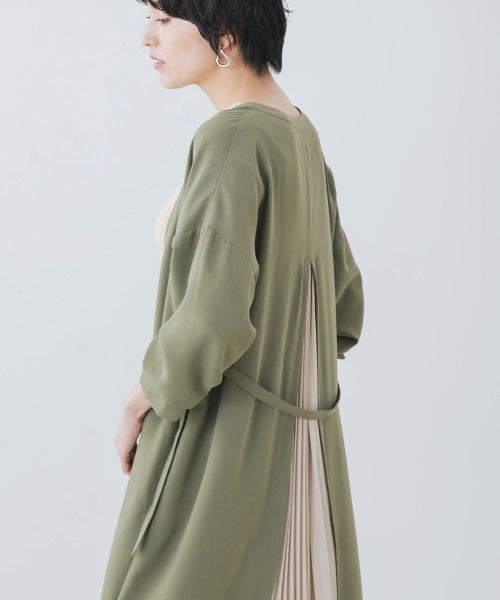 Bou Jeloud（ブージュルード）の「バックプリーツカーディガン【セレモニーにもおすすめ】（カーディガン/ボレロ・レディース・ブラック/ベージュ/カーキ・38）」の20枚目の写真