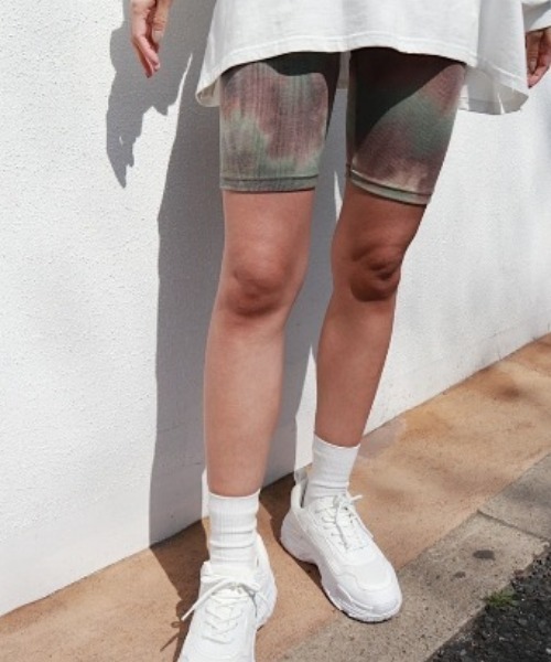 FIG&VIPER（フィグアンドバイパー）の「タイダイハーフカットレギンス（レギンス/スパッツ・レディース・オレンジ/カーキ/ブラック・FREE）」の3枚目の写真