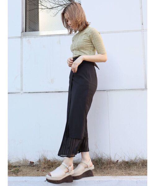 MURUA（ムルーア）の「ヘムシアーラップスカート（スカート・レディース・ブラック/アイボリー/カーキ・2/1）」の4枚目の写真