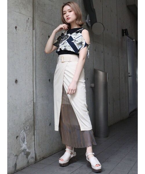 MURUA（ムルーア）の「ヘムシアーラップスカート（スカート・レディース・ブラック/アイボリー/カーキ・2/1）」の5枚目の写真