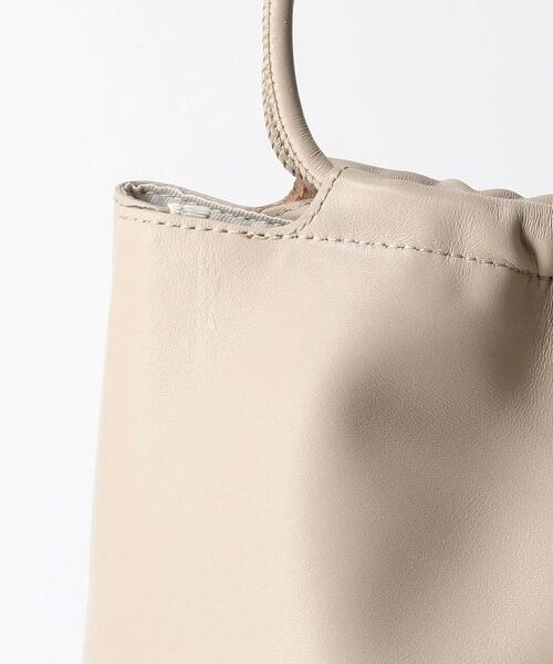 BEAUTY&YOUTH UNITED ARROWS（ビューティーアンドユースユナイテッドアローズ）の「BY レザースクエアギャザーショルダーバッグ ◆（ショルダーバッグ・レディース・ブラック/ナチュラル/ライラック・FREE）」の8枚目の写真