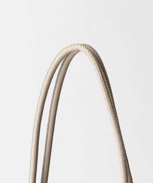 BEAUTY&YOUTH UNITED ARROWS（ビューティーアンドユースユナイテッドアローズ）の「BY レザースクエアギャザーショルダーバッグ ◆（ショルダーバッグ・レディース・ブラック/ナチュラル/ライラック・FREE）」の9枚目の写真