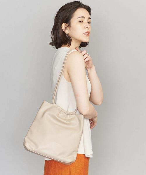 BEAUTY&YOUTH UNITED ARROWS（ビューティーアンドユースユナイテッドアローズ）の「BY レザースクエアギャザーショルダーバッグ ◆（ショルダーバッグ・レディース・ブラック/ナチュラル/ライラック・FREE）」の13枚目の写真