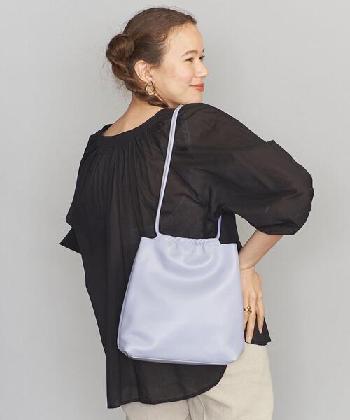 BEAUTY&YOUTH UNITED ARROWS（ビューティーアンドユースユナイテッドアローズ）の「BY レザースクエアギャザーショルダーバッグ ◆（ショルダーバッグ・レディース・ブラック/ナチュラル/ライラック・FREE）」の16枚目の写真