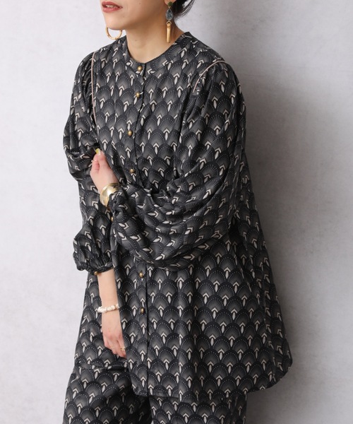 ap retro（アプレトロ）の「肩ギャザー２WAYブラウス【ZOZO限定アイテム】（シャツ/ブラウス・レディース・ブラック/アイボリー/ライトベージュ・FREE）」の3枚目の写真