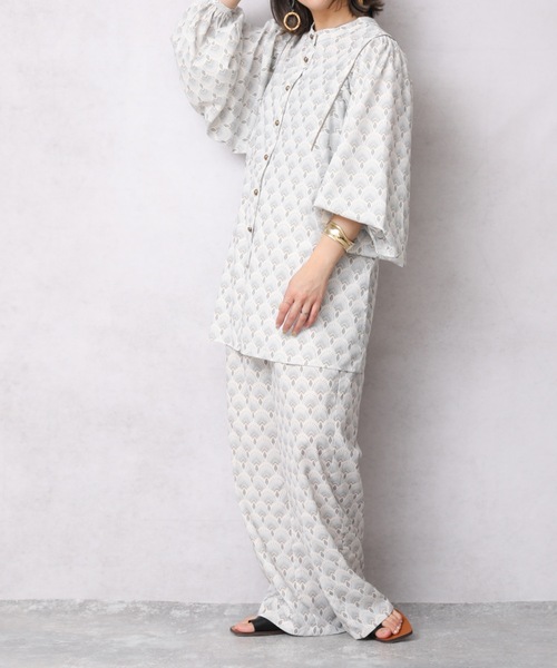 ap retro（アプレトロ）の「肩ギャザー２WAYブラウス【ZOZO限定アイテム】（シャツ/ブラウス・レディース・ブラック/アイボリー/ライトベージュ・FREE）」の16枚目の写真