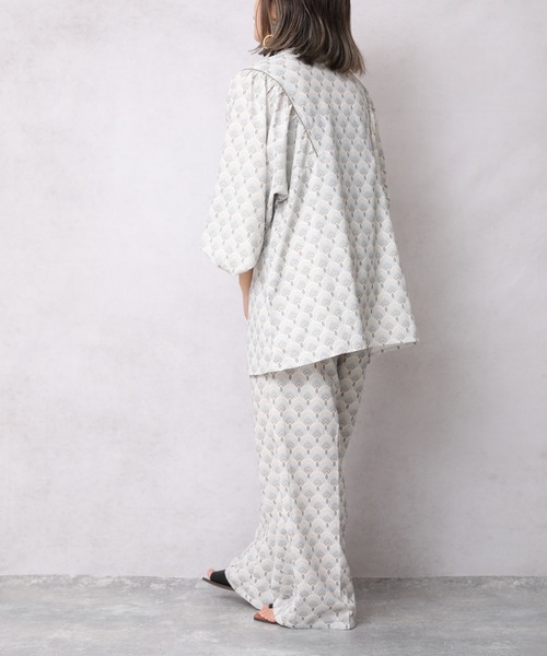 ap retro（アプレトロ）の「肩ギャザー２WAYブラウス【ZOZO限定アイテム】（シャツ/ブラウス・レディース・ブラック/アイボリー/ライトベージュ・FREE）」の19枚目の写真