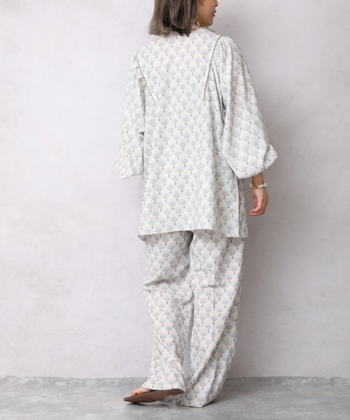 ap retro（アプレトロ）の「肩ギャザー２WAYブラウス【ZOZO限定アイテム】（シャツ/ブラウス・レディース・ブラック/アイボリー/ライトベージュ・FREE）」の20枚目の写真