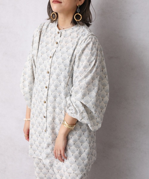 ap retro（アプレトロ）の「肩ギャザー２WAYブラウス【ZOZO限定アイテム】（シャツ/ブラウス・レディース・ブラック/アイボリー/ライトベージュ・FREE）」の4枚目の写真