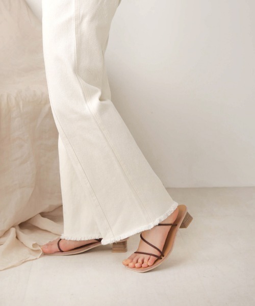 Bab（バブ）の「【WEB限定】裾フリンジフレアデニムパンツ（デニムパンツ・レディース・アイボリー/ライトグレー/ブルー/ライトブルー・S/M）」の14枚目の写真