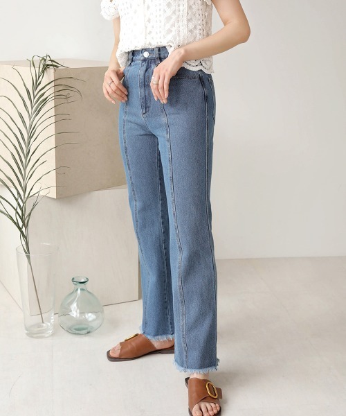 Bab（バブ）の「【WEB限定】裾フリンジフレアデニムパンツ（デニムパンツ・レディース・アイボリー/ライトグレー/ブルー/ライトブルー・S/M）」の6枚目の写真