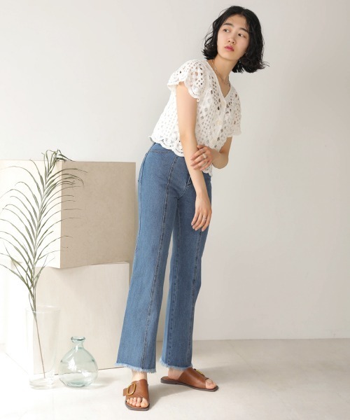 Bab（バブ）の「【WEB限定】裾フリンジフレアデニムパンツ（デニムパンツ・レディース・アイボリー/ライトグレー/ブルー/ライトブルー・S/M）」の8枚目の写真