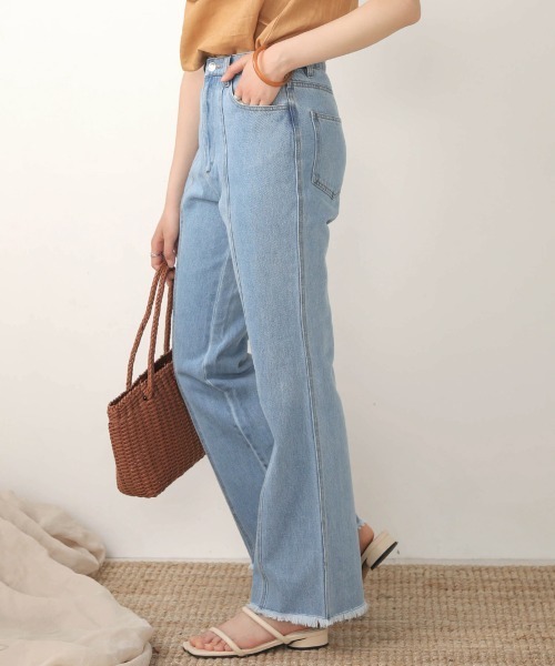 Bab（バブ）の「【WEB限定】裾フリンジフレアデニムパンツ（デニムパンツ・レディース・アイボリー/ライトグレー/ブルー/ライトブルー・S/M）」の21枚目の写真