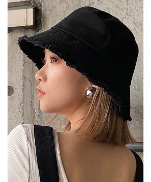 MURUA（ムルーア）の「フリンジバケットハット（ハット・レディース・ブラック/アイボリー・FREE）」の2枚目の写真