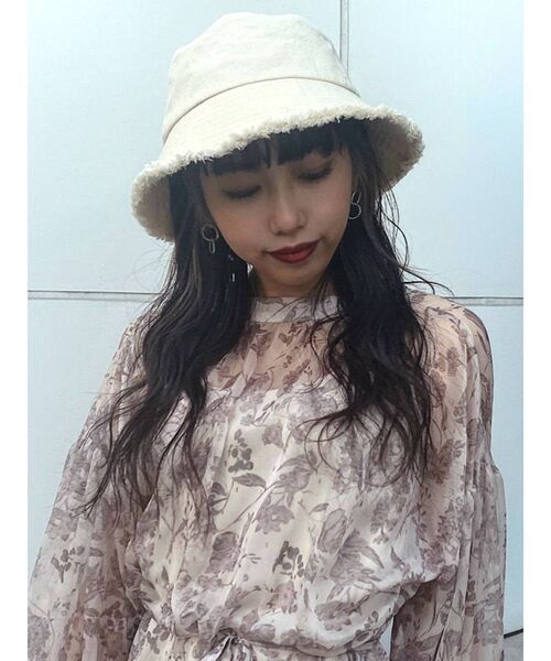 MURUA（ムルーア）の「フリンジバケットハット（ハット・レディース・ブラック/アイボリー・FREE）」の4枚目の写真