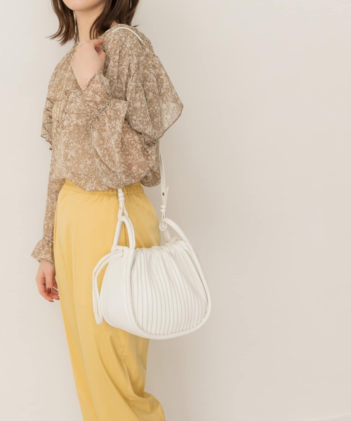 RODE SKO（ロデスコ）の「MARIKKA ラウンドプリーツバッグ（ショルダーバッグ・レディース・ホワイト/ベージュ/パープル系その他・ONE）」の12枚目の写真