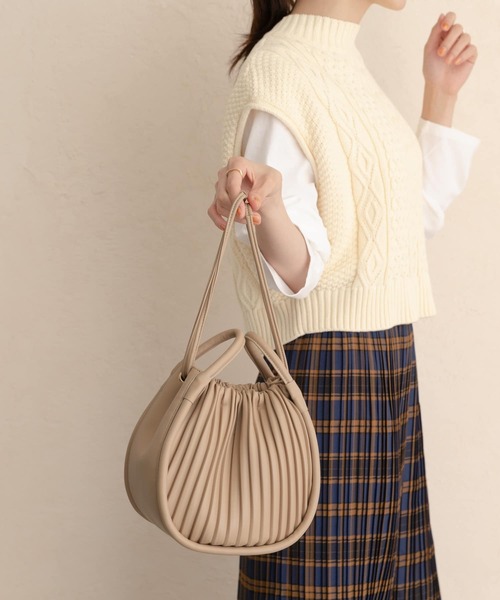 RODE SKO（ロデスコ）の「MARIKKA ラウンドプリーツバッグ（ショルダーバッグ・レディース・ホワイト/ベージュ/パープル系その他・ONE）」の21枚目の写真